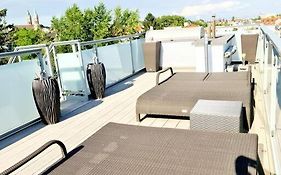 Luxury 4 Bedroom Roof Apt With 3 Balconies & View